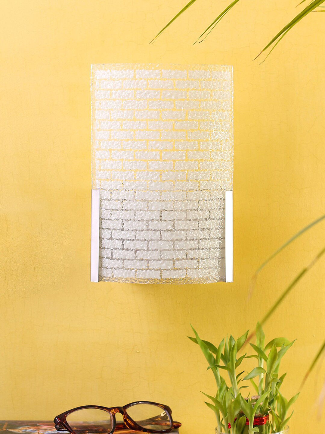 Devansh White Textured Glass Wall Mounted Lamp
