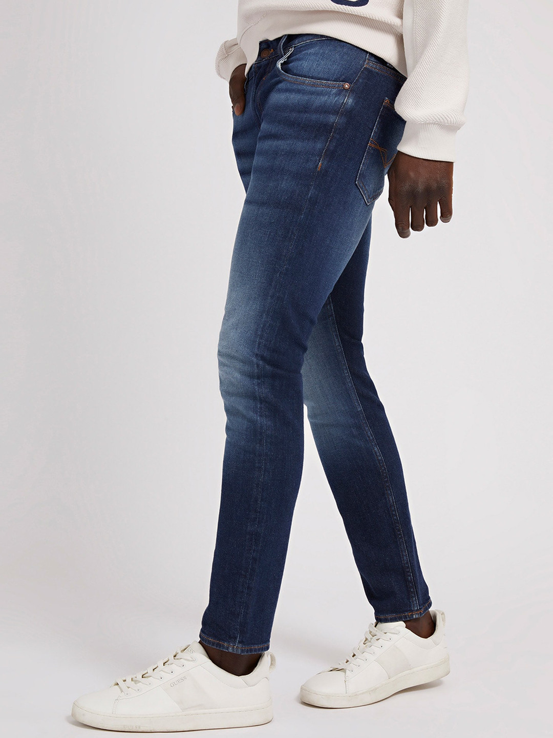 GUESS Men Clean Look Light Fade Jeans