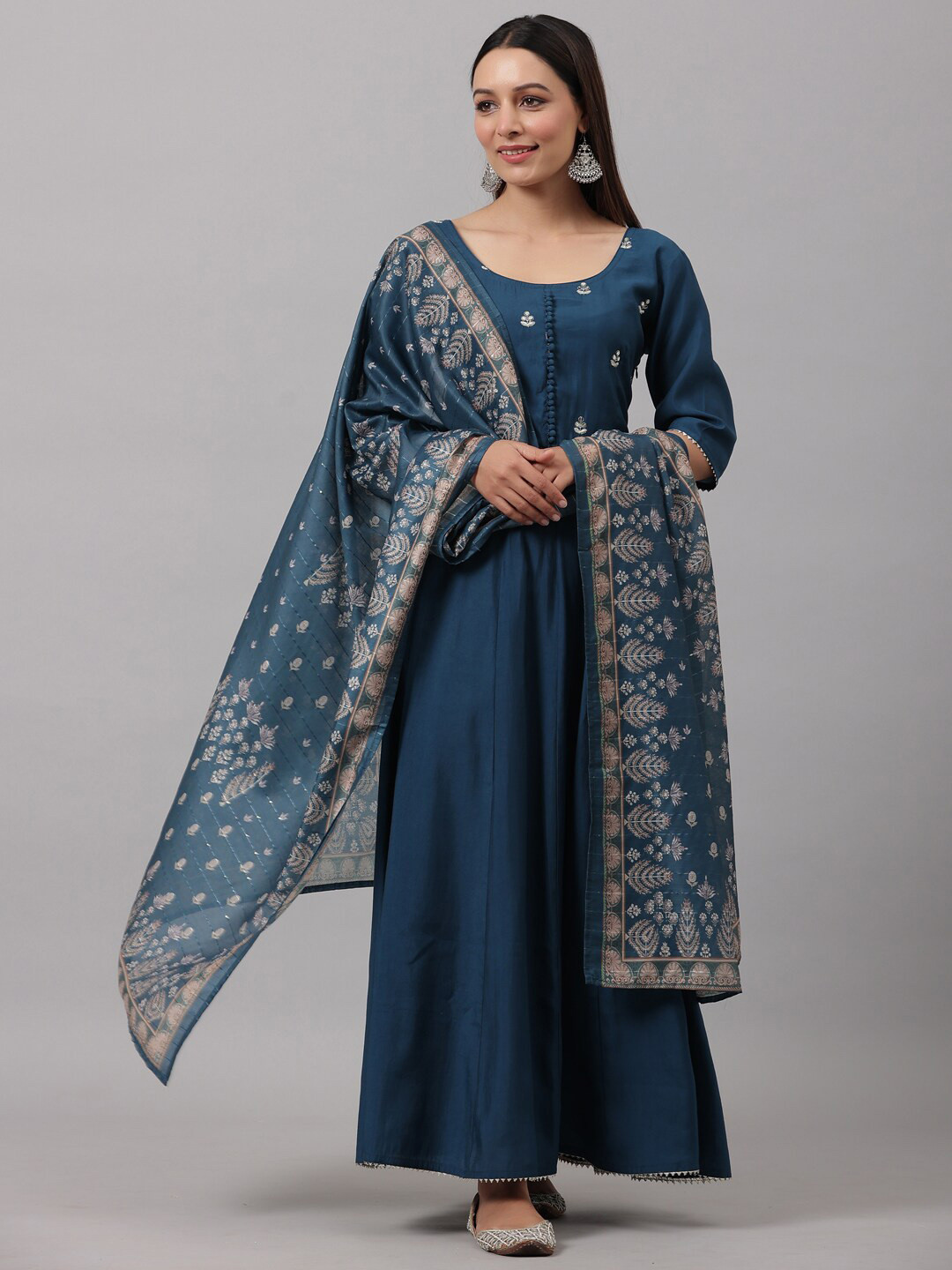 Do Dhaage Women Floral Embroidered Sequinned Anarkali Kurta With Dupatta