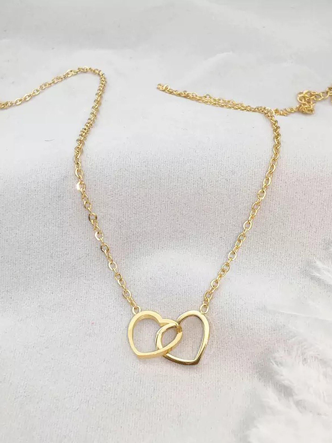 Pinapes Gold-Plated Heart Shaped Pendant With Chain