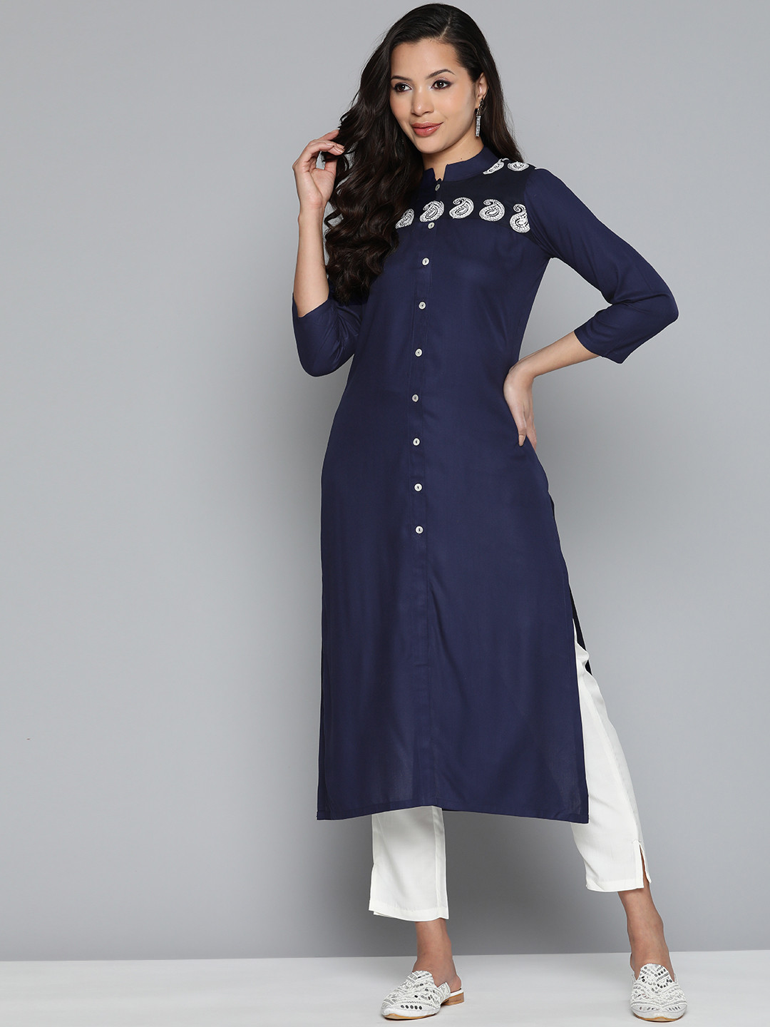 Jompers Paisley Embroidered Chikankari Indigo Kurta