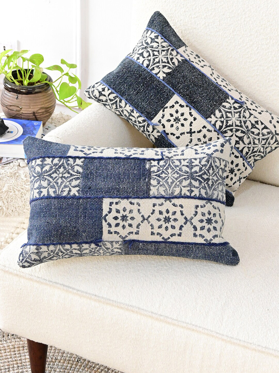 Art Avenue White & Blue Floral Cotton Rectangle Cushion Cover