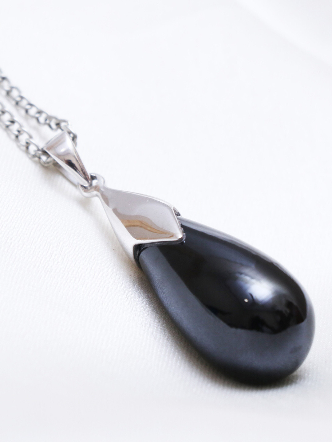 HIFLYER JEWELS Silver-Plated 925 Sterling Silver Studded Teardrop Shapad Pendant