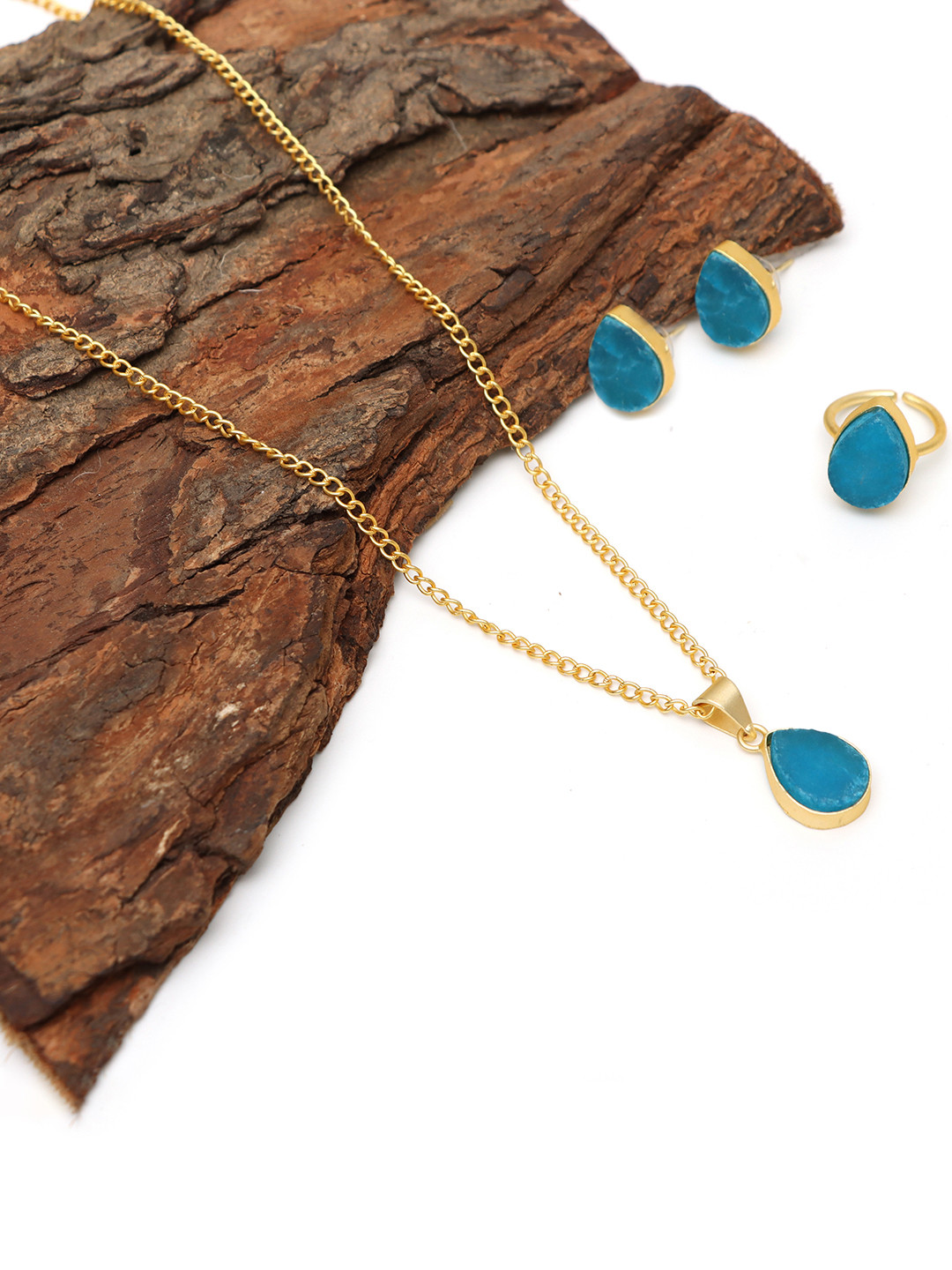 Ozanoo Brass Gold-Plated Antique Pendant & Earrings Set