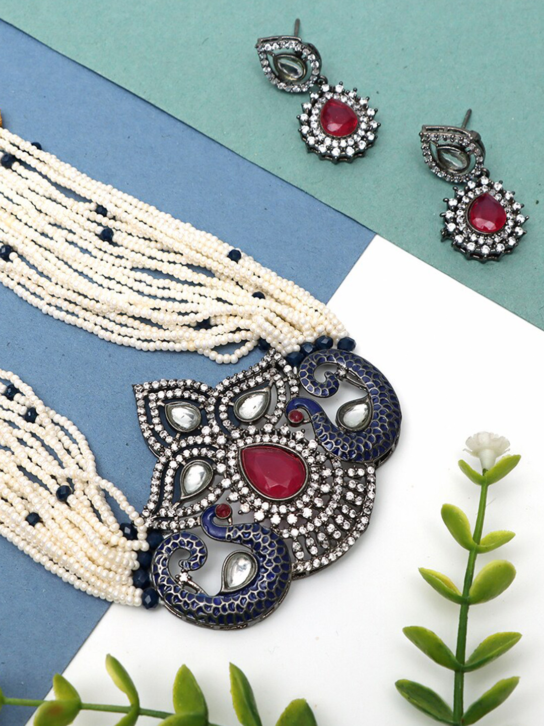 Ozanoo Silver-Plated Choker Necklace With Earrings