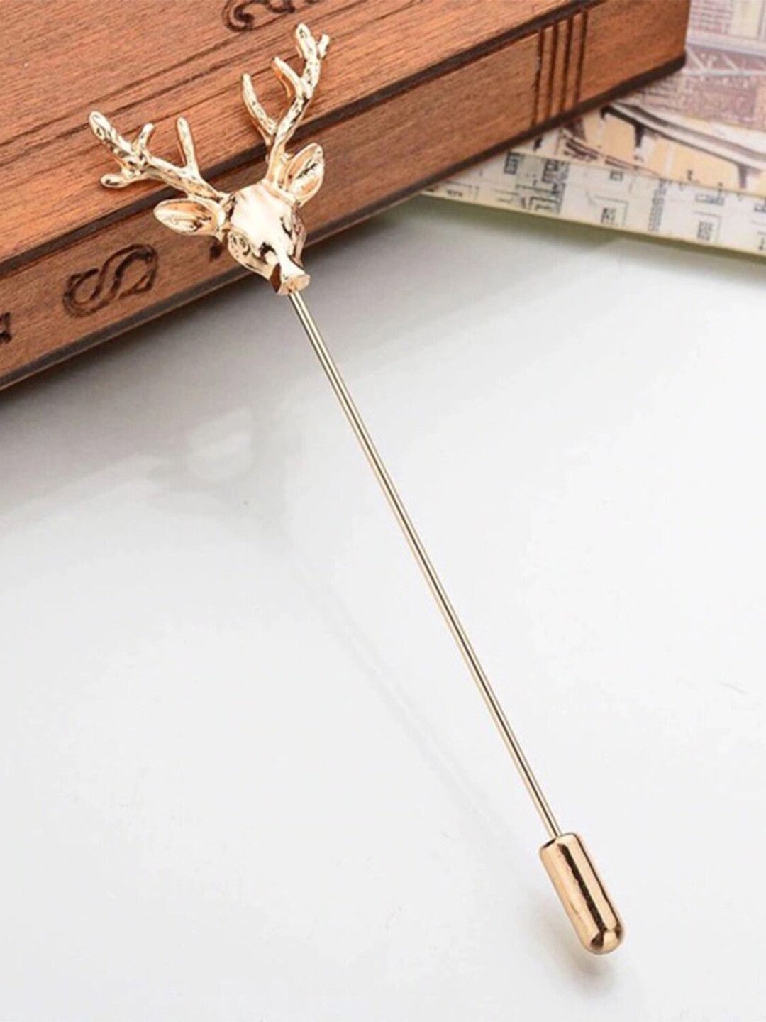 Mahi Men Deer Lapel Pin