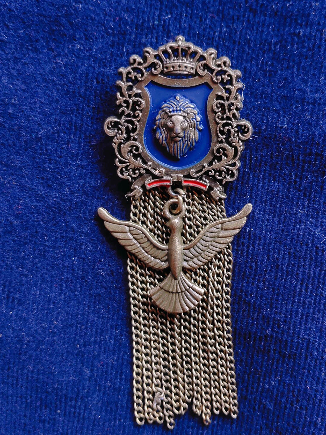 Mahi Men Lion Bird Shaped Hanging Chain Brooch Pin