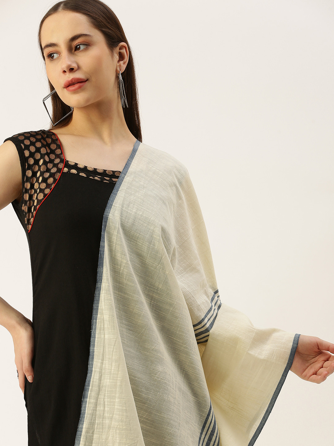 ASVA Centrally Striped Scarf