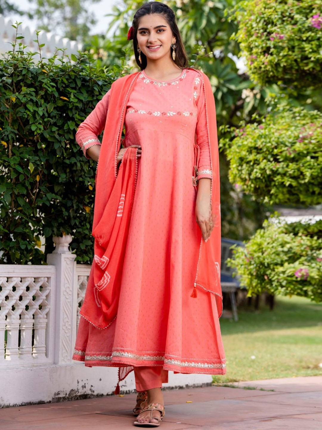 ArtiZenWeaves Ethnic Motifs Embroidered Gotta Patti Kurta With Trousers & Dupatta