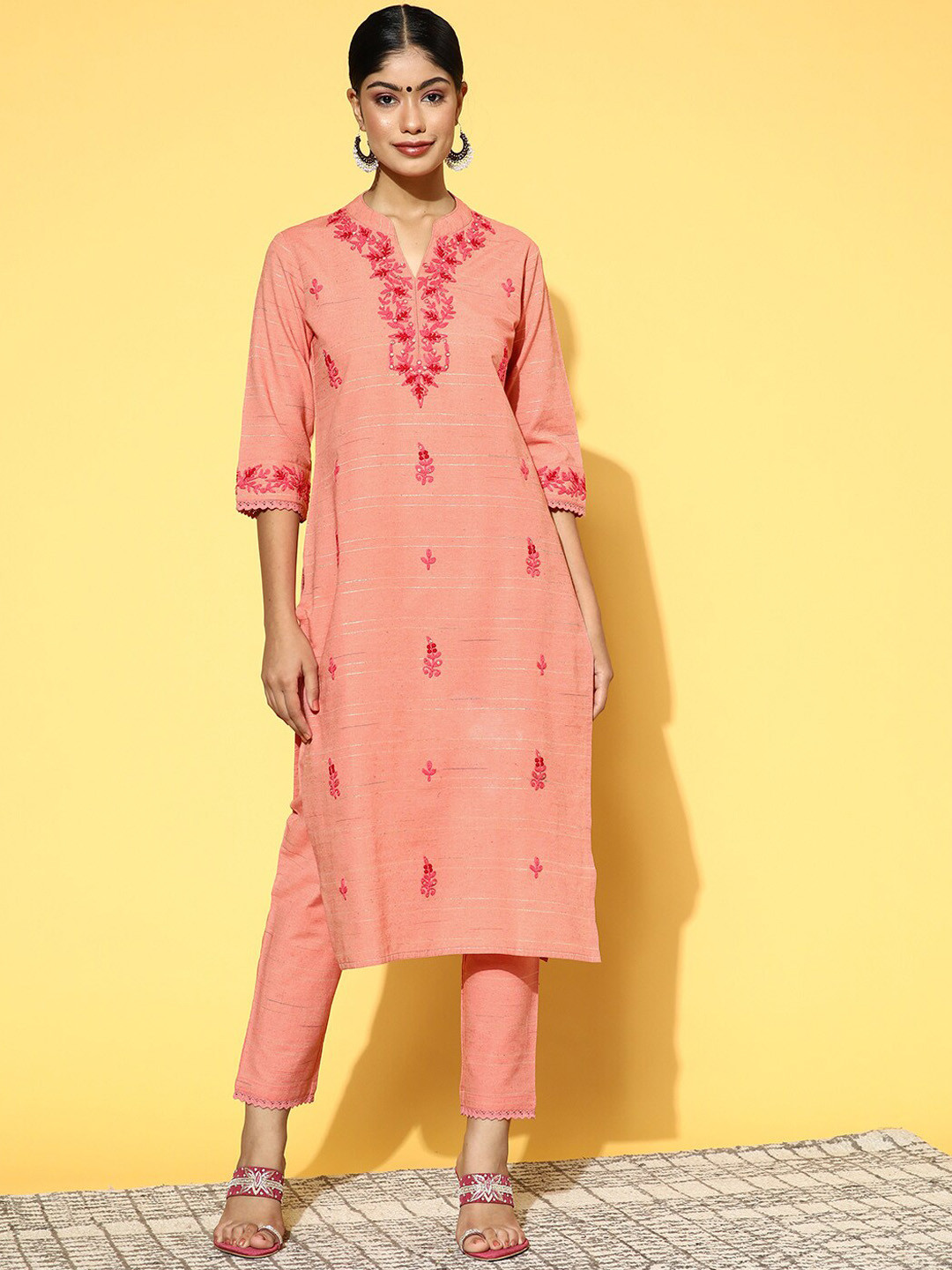 Jaipur Kurti Women Floral Embroidered Kurta With Trousers