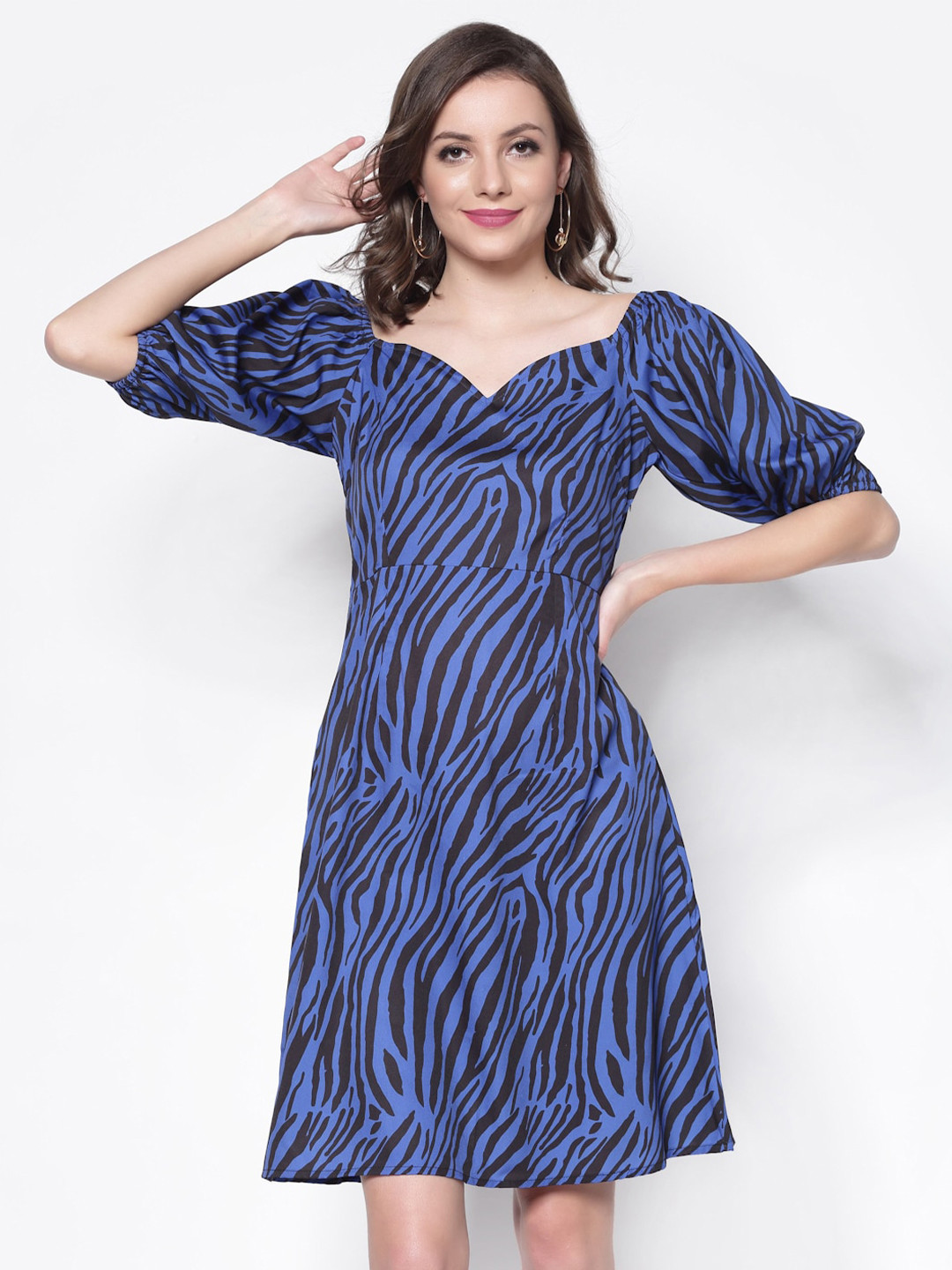 Sera Puffed Sleeves Sweetheart Neck Abstract Print A-Line Crepe Dress