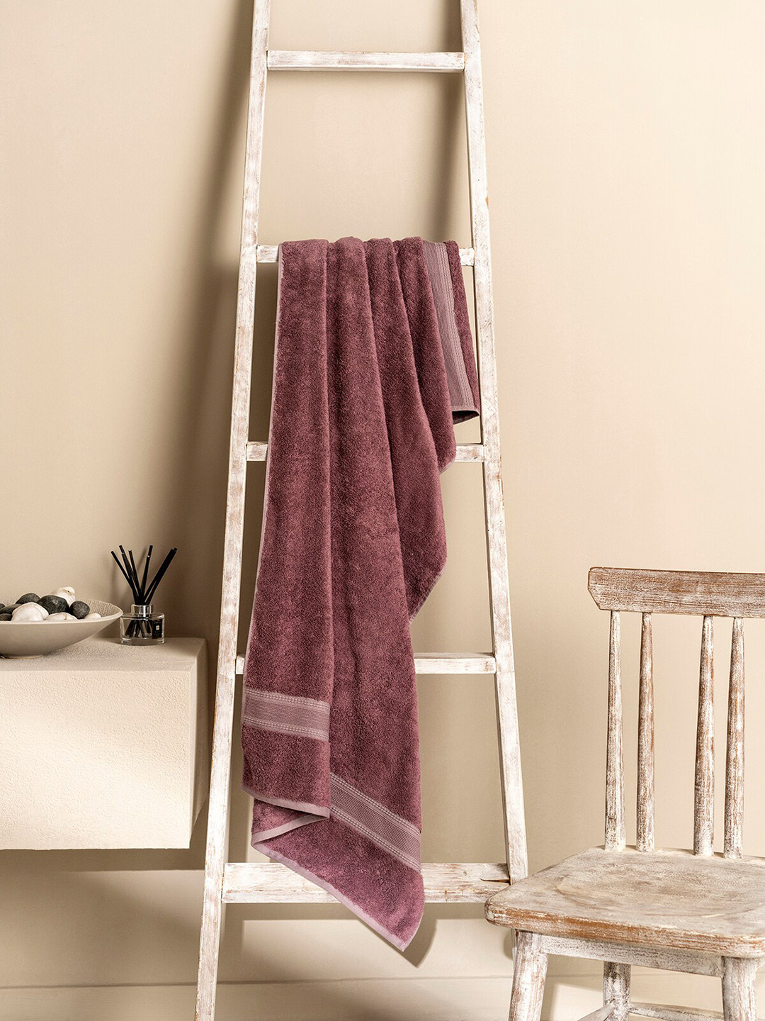 DDecor Live Beautiful Magenta 650 GSM Bath Towel