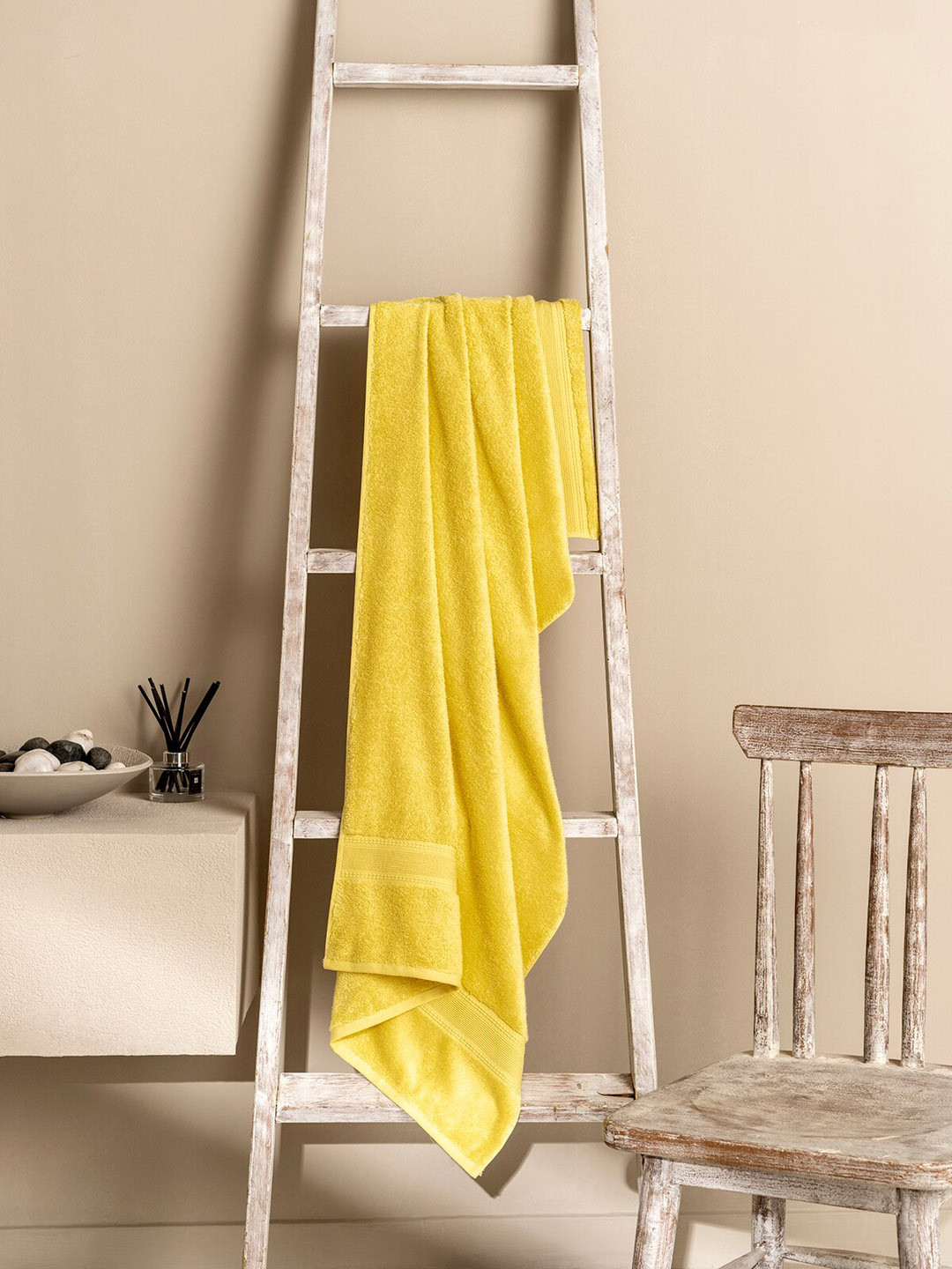 DDecor Live Beautiful Yellow 650 GSM Bath Towel