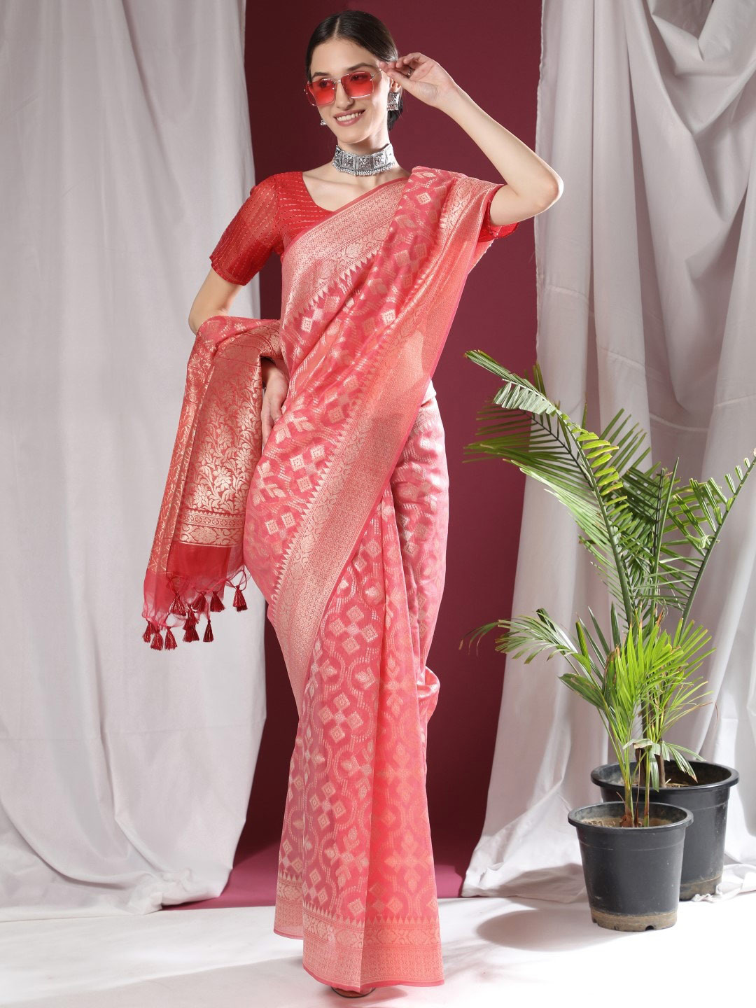 VISHNU WEAVES Woven Design Zari Pure Linen Jamdani Saree