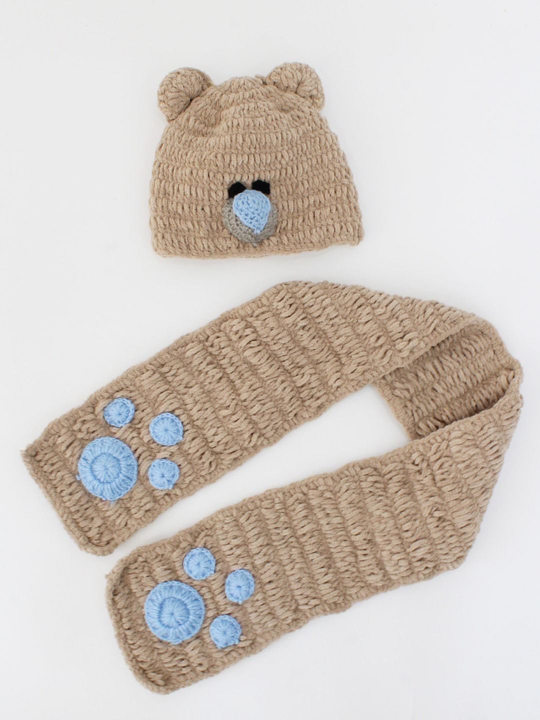 Woonie Infant Handmade Bear Face Crochet Acrylic Cap With Paw Detailing Muffler