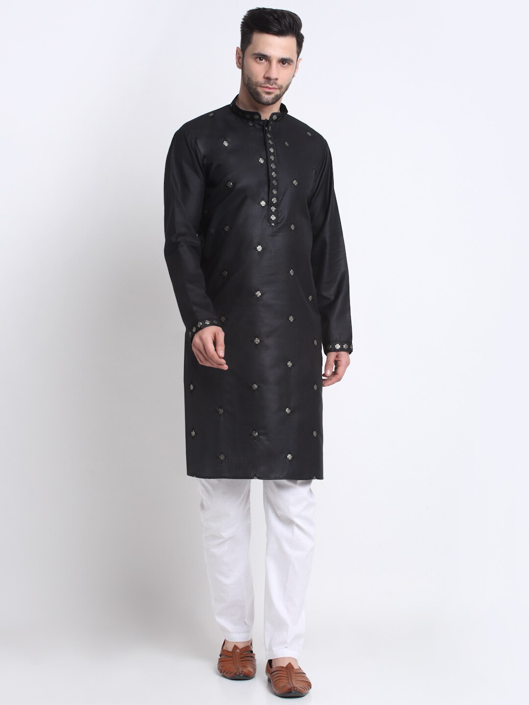 KRAFT INDIA Floral Sequinned Embroidered Kurta With Pyjamas