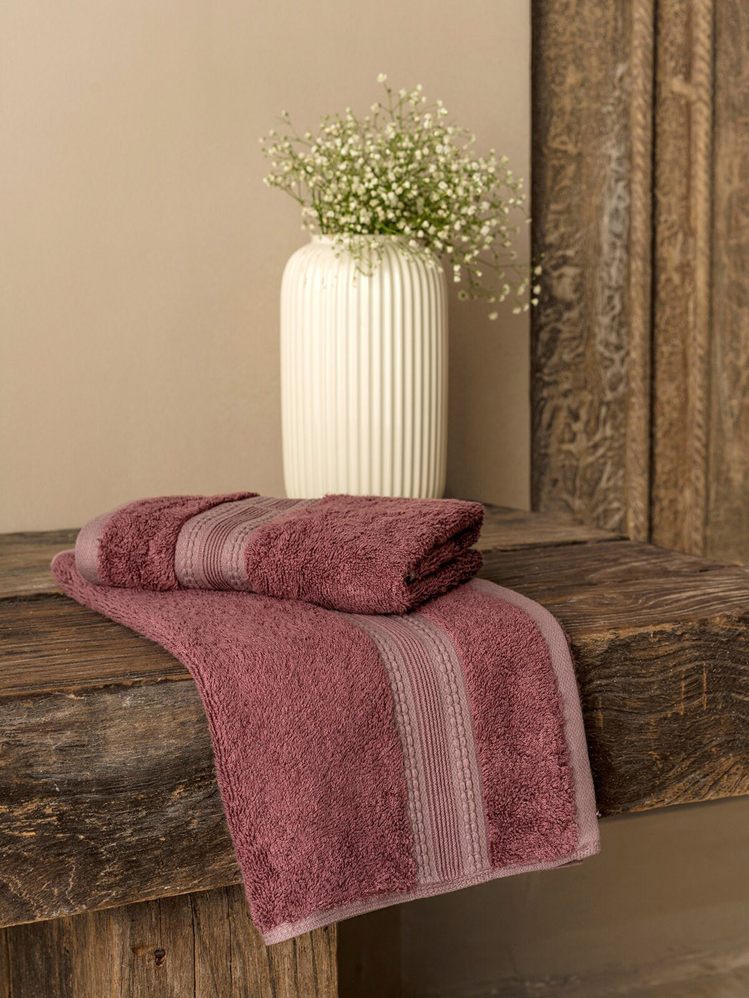 DDecor Live Beautiful Magenta 650 GSM  Hand Towel