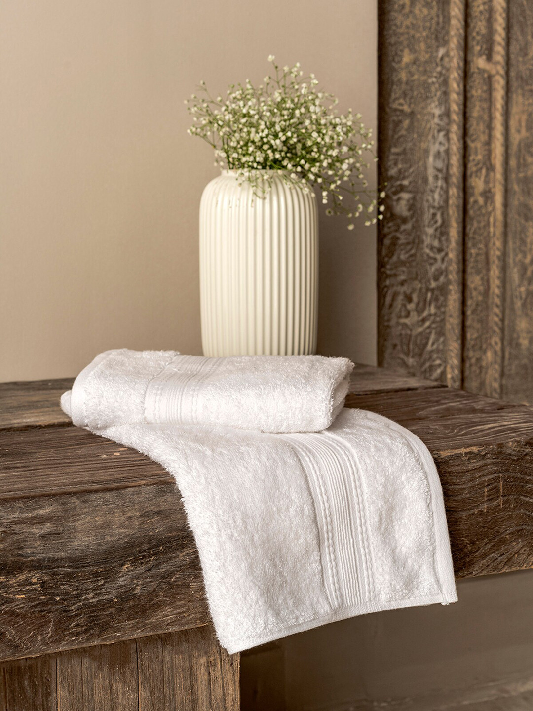 DDecor Live Beautiful White 650 GSM Hand Towel