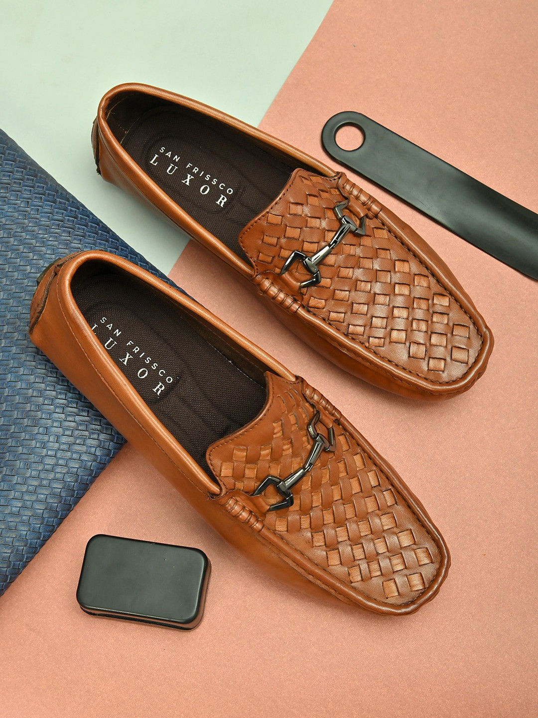 San Frissco Men Textured Lightweight Horsebit Loafers