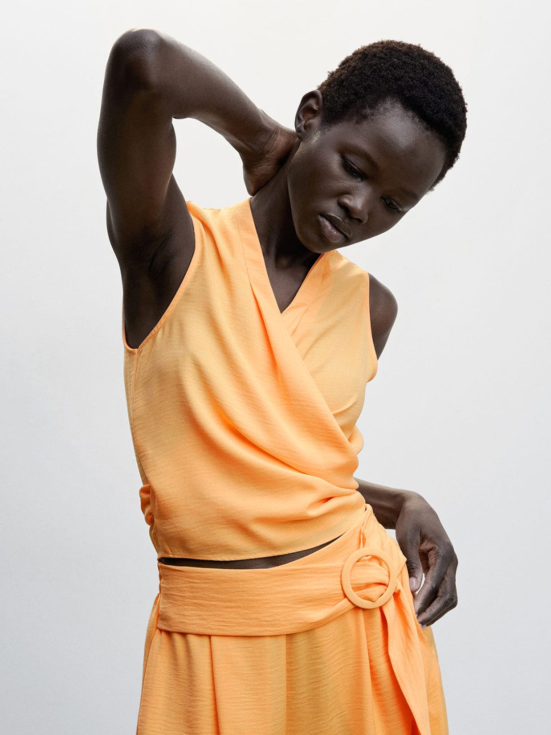 MANGO Solid Wrap Crop Top