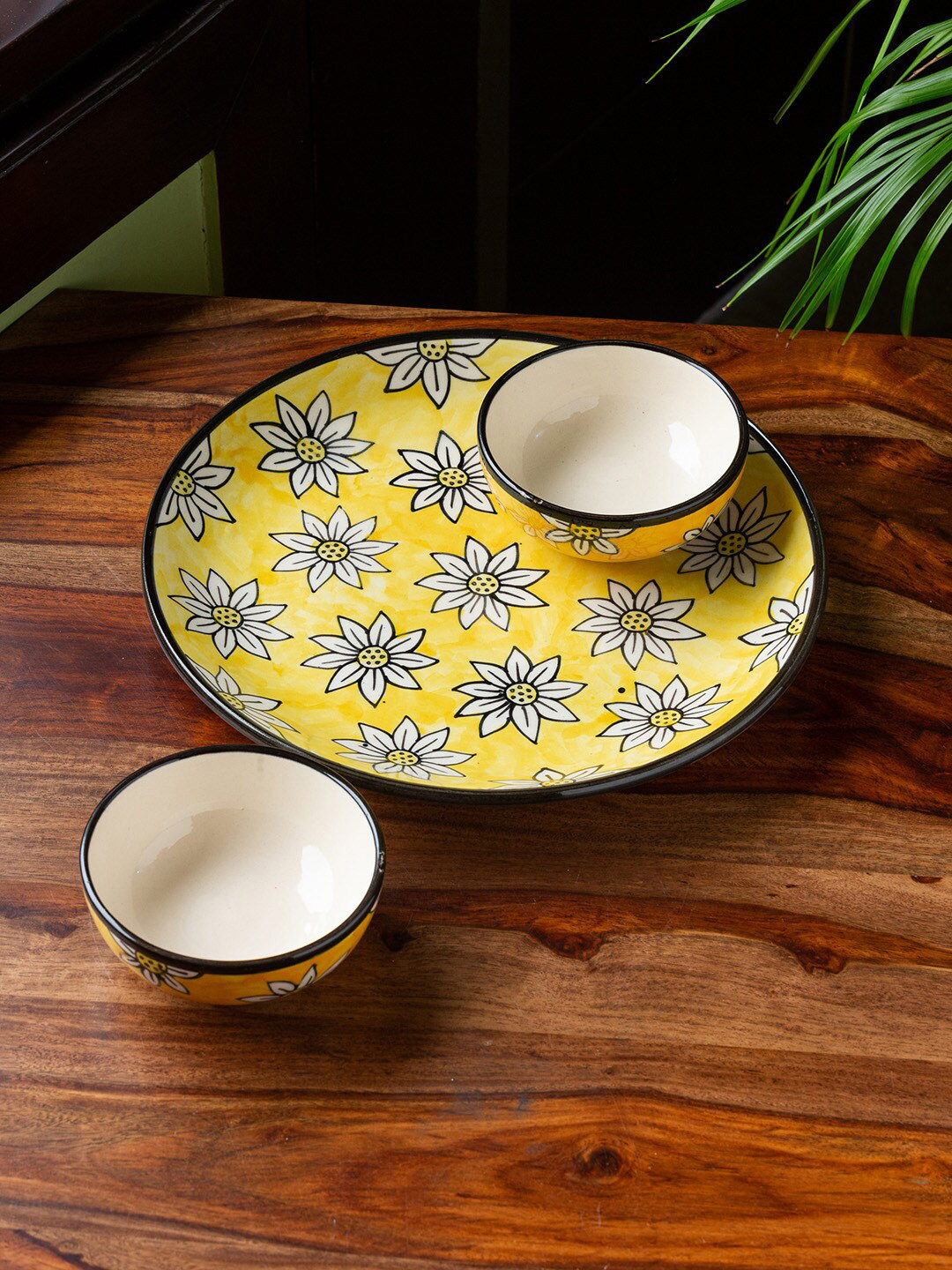 ExclusiveLane Californian Sunflowers Handpainted Yellow Floral Ceramic Microwave Safe 3 Piece Dinner Set