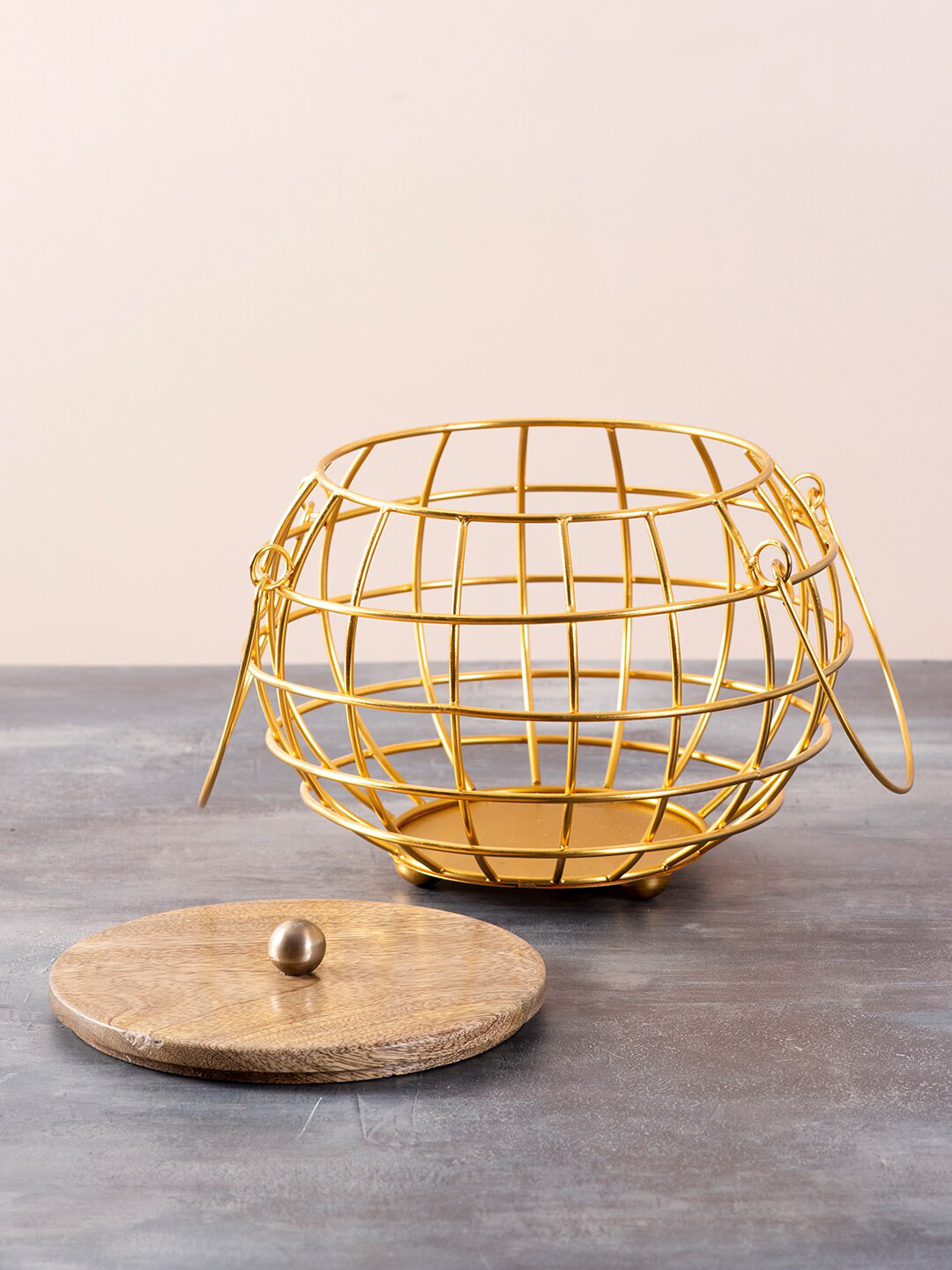 nestroots Gold-Toned & Brown Textured Fruit & Vegetable Basket With Lid