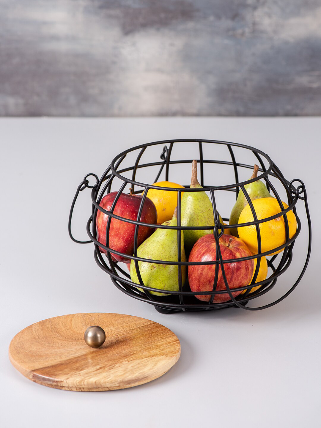 nestroots Black & Brown Textured Fruit Basket With Lid