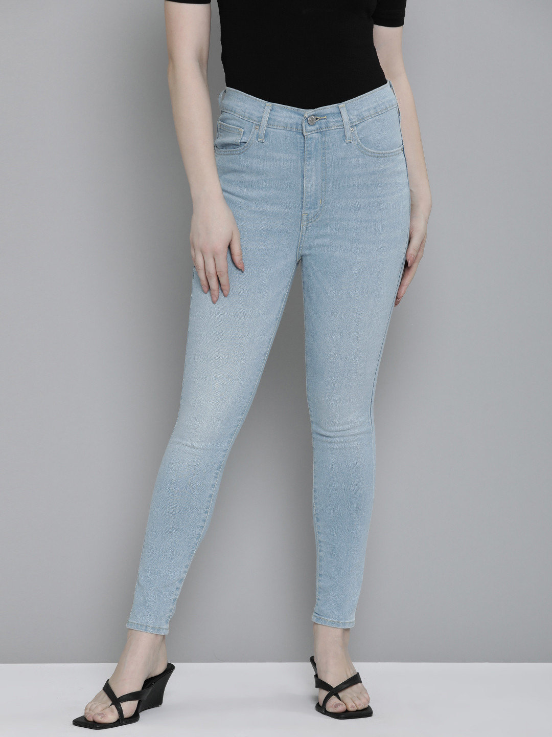 Levis Women Light Fade Regular Fit Stretchable Jeans