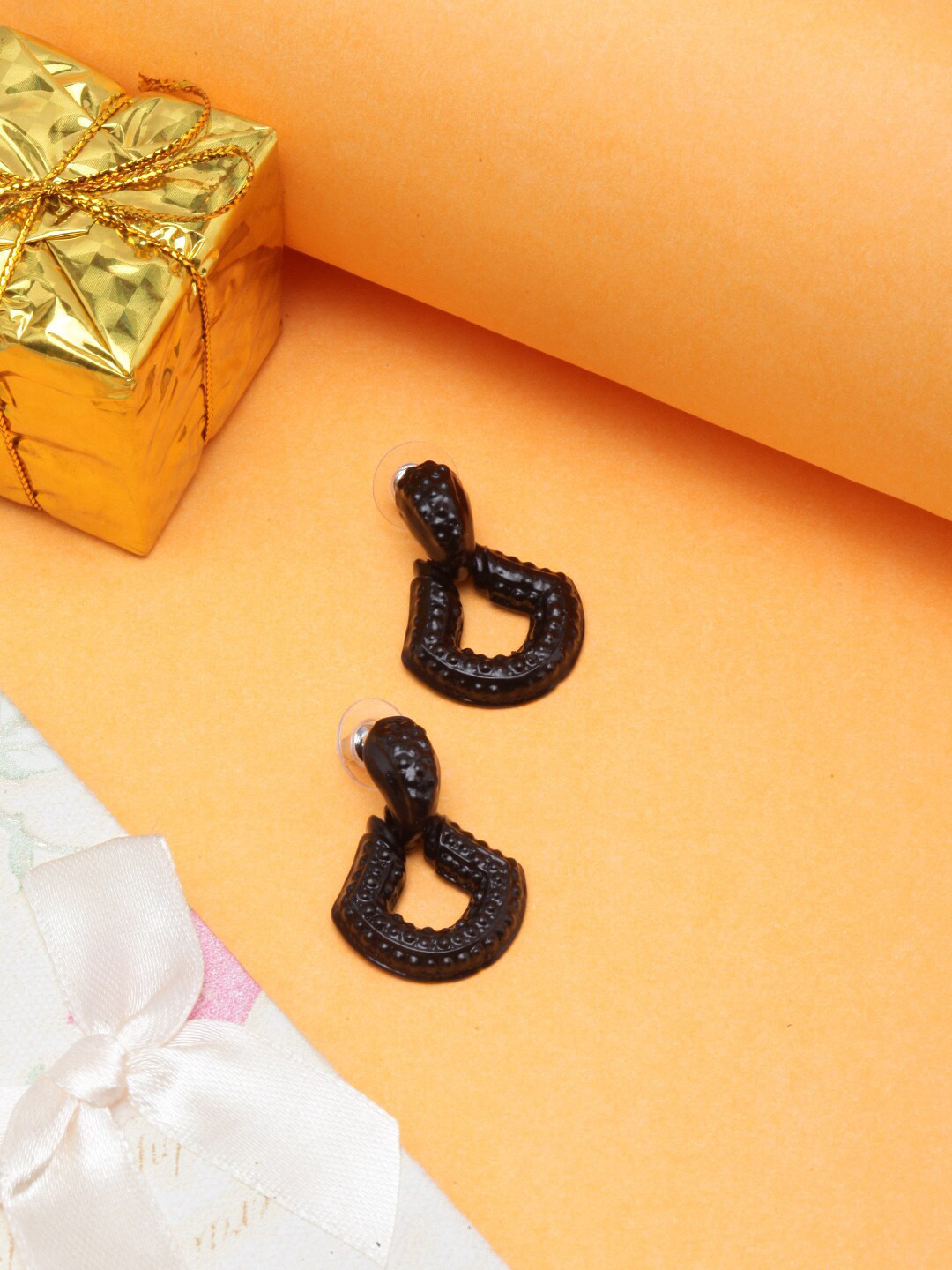 DIVA WALK Black-Plated Drop Earrings