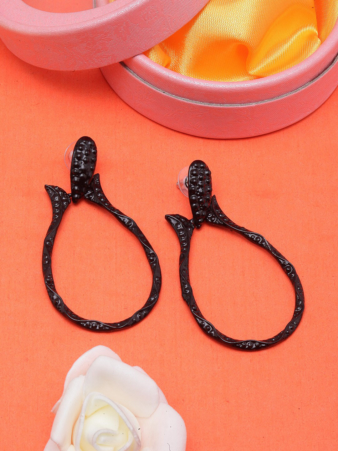 DIVA WALK Textured Contemporary Drop Earrings