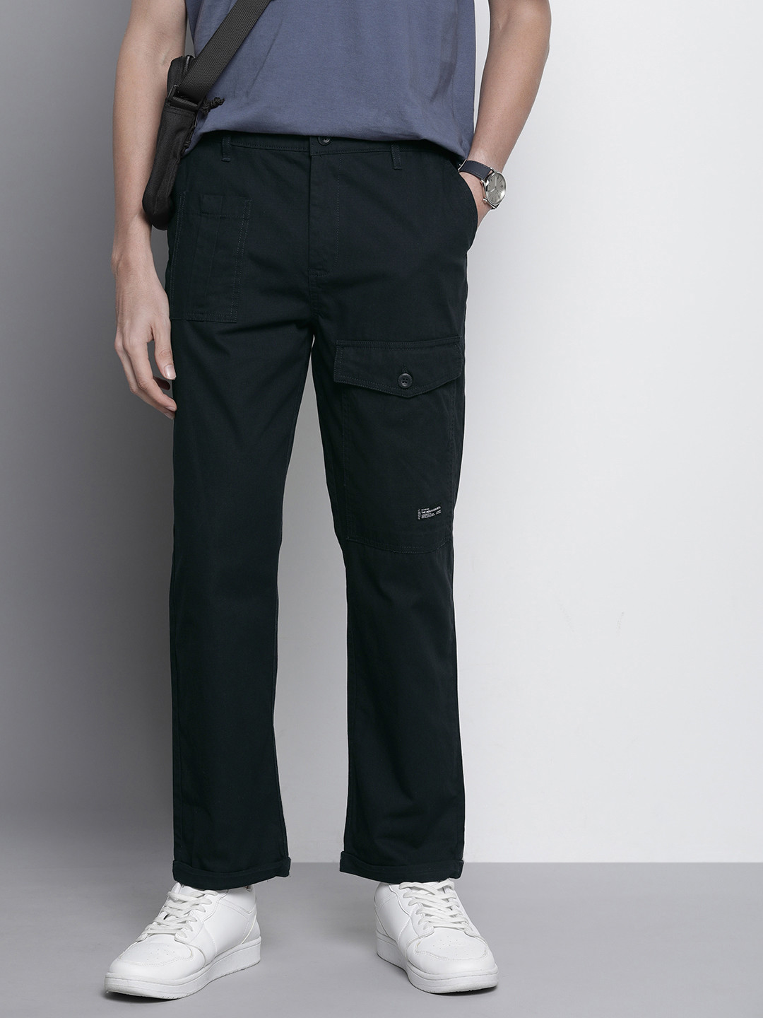 The Indian Garage Co Men Relaxed Fit Ripstop Cargo Trousers