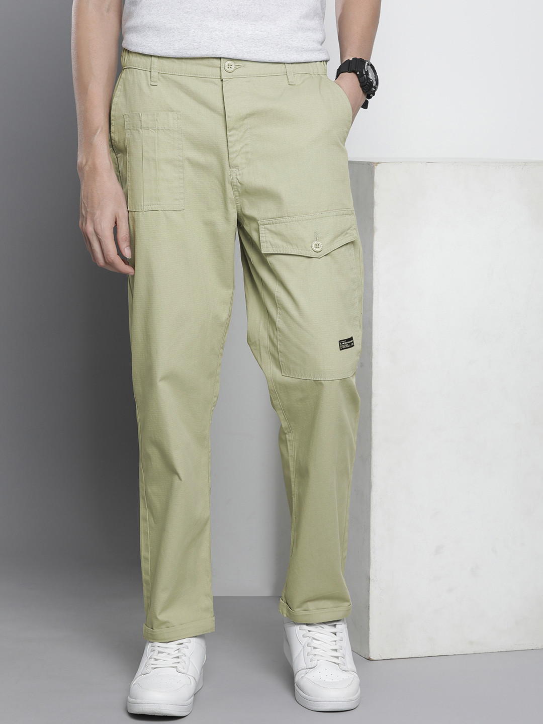 The Indian Garage Co Men Relaxed Fit Ripstop Cargo Trousers