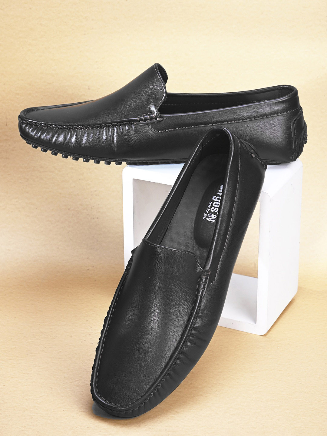 birgos Men Textured Square Toe Penny Loafers