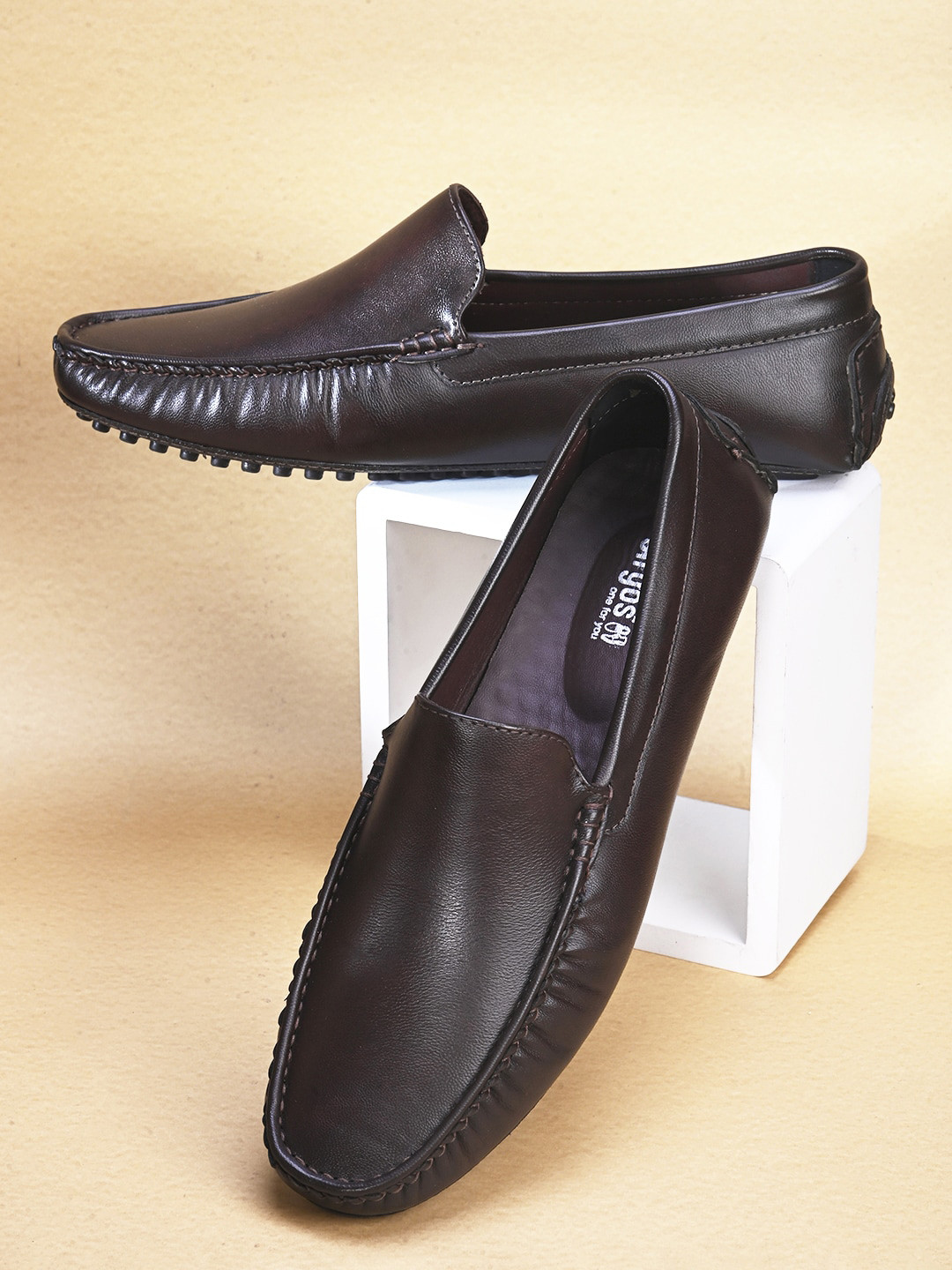 birgos Men Textured Square Toe Penny Loafers