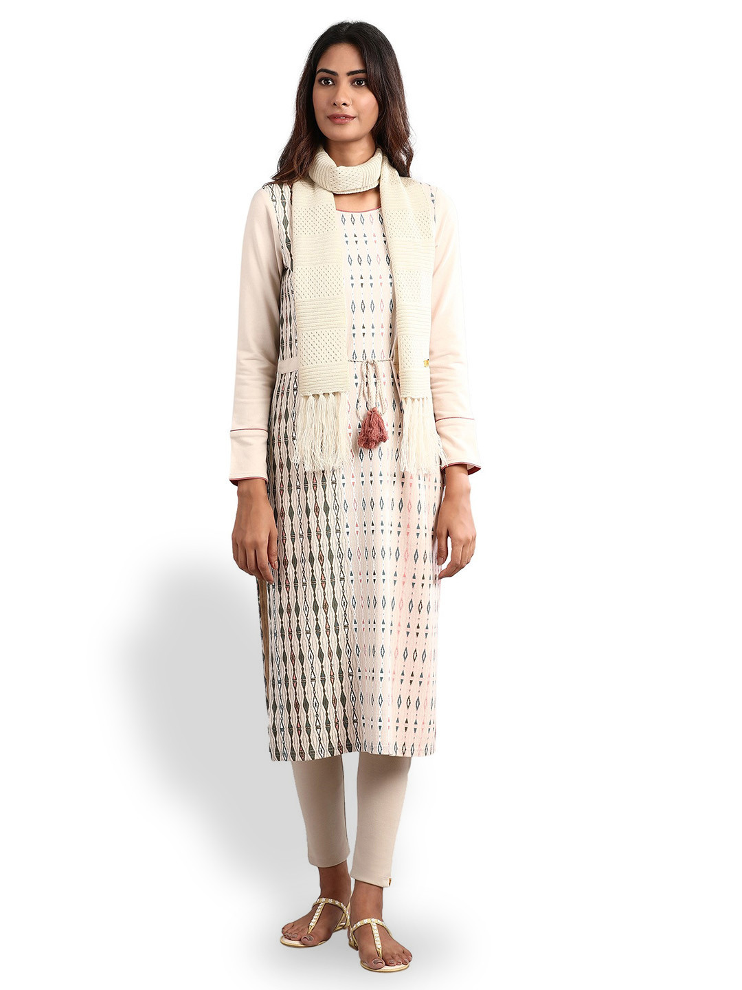 AURELIA Woven Design Thread Work Tasselled Acrylic Work