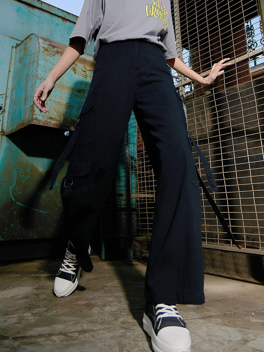 SASSAFRAS Women Pure Cotton Cargo Trousers