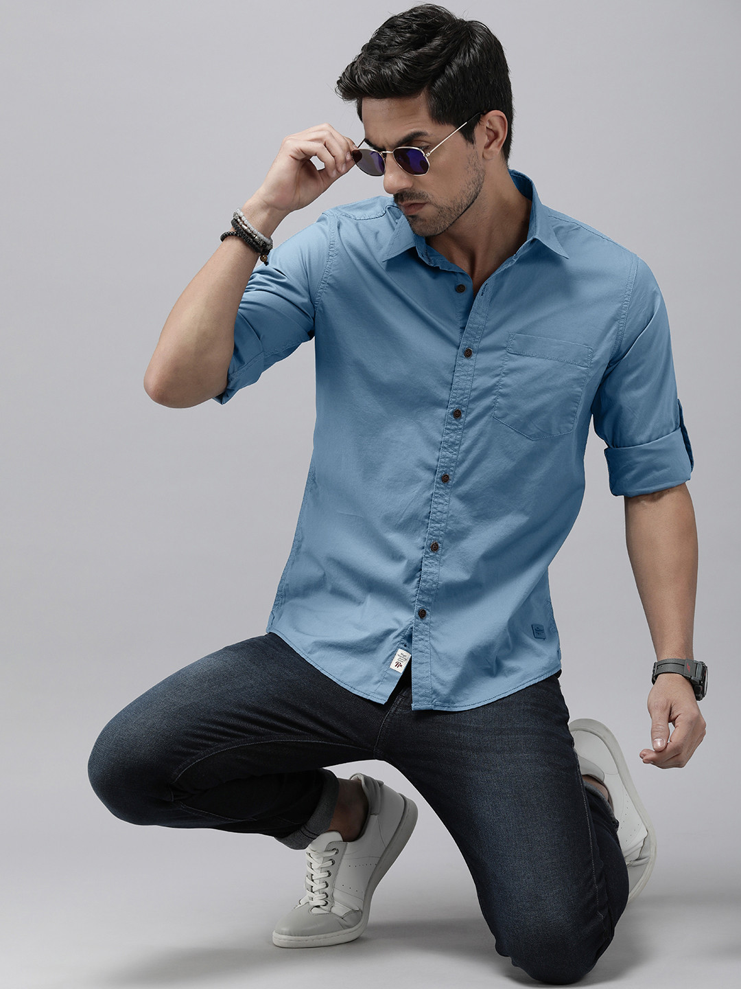 The Roadster Lifestyle Co. Men Solid Roll Up Sleeves Casual Shirt