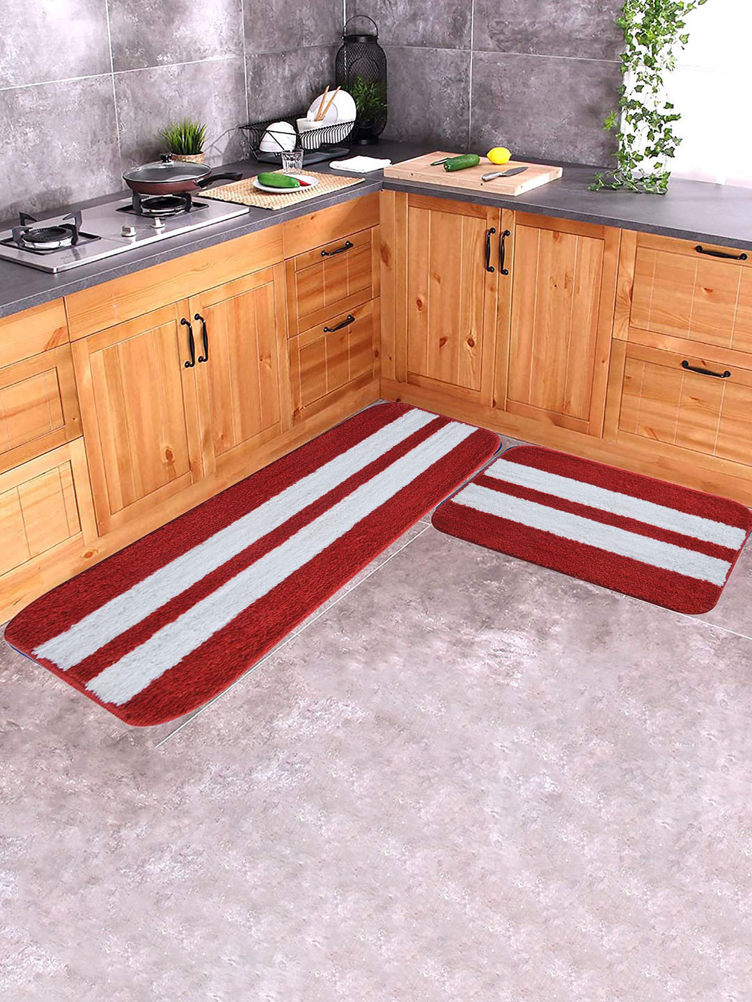 Bajo's 2-Pcs Red & White Striped Anti-Skid Mat & Runner