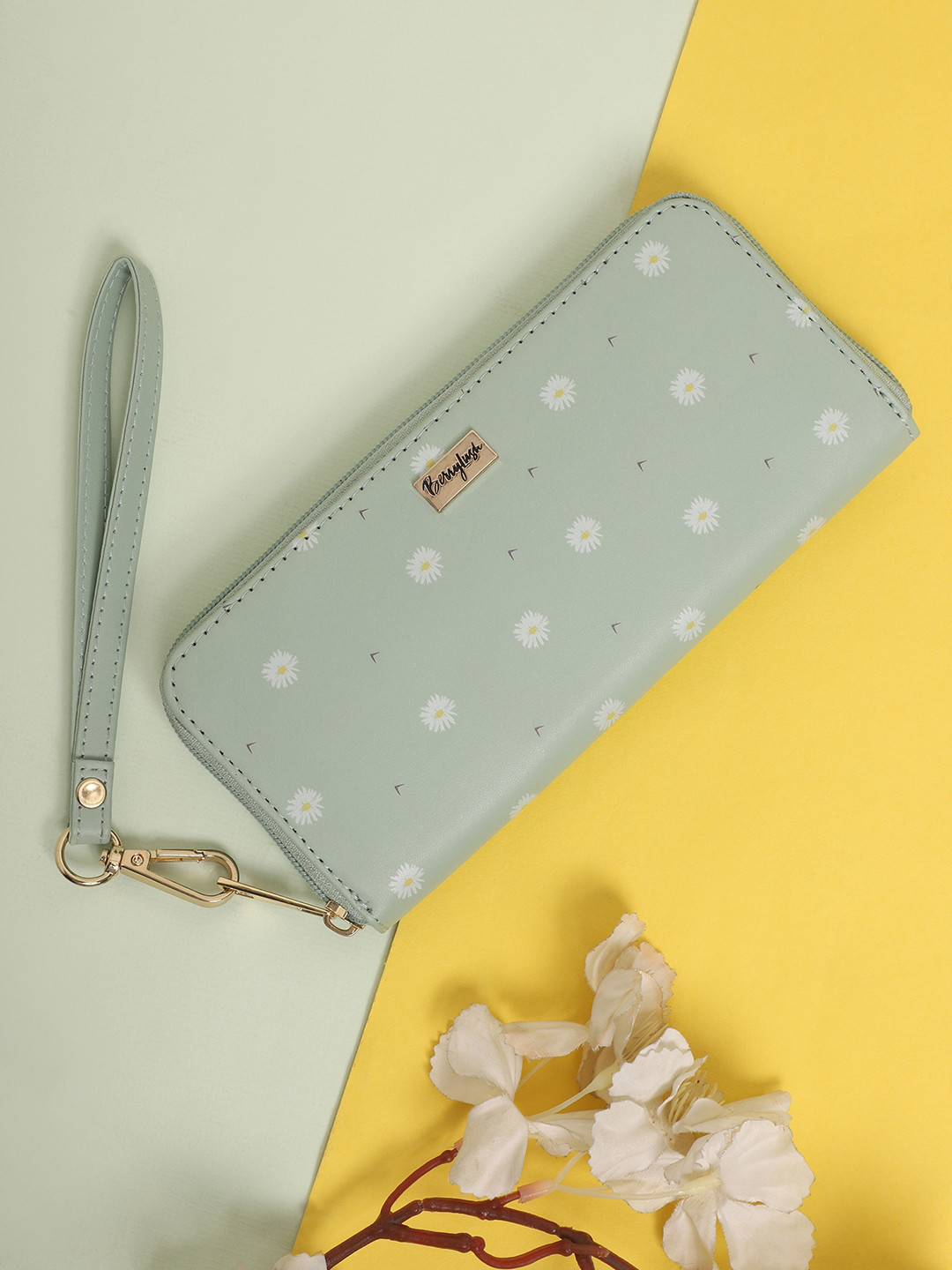 Berrylush Women Green Floral Printed Zip Detail Zip Around Wallet