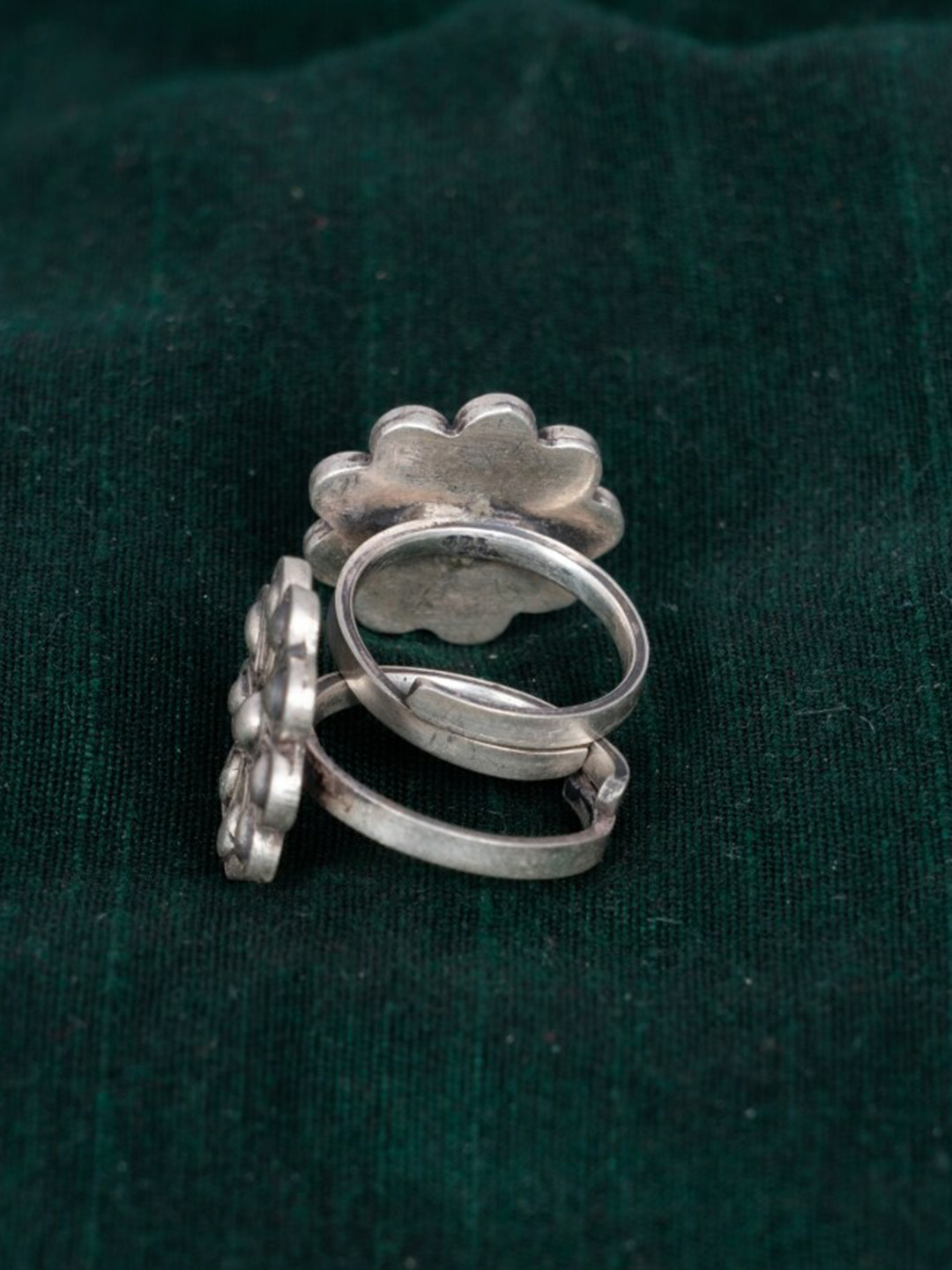 Shyle 92.5 Sterling Silver Mini Flower Adjustable Toe Ring