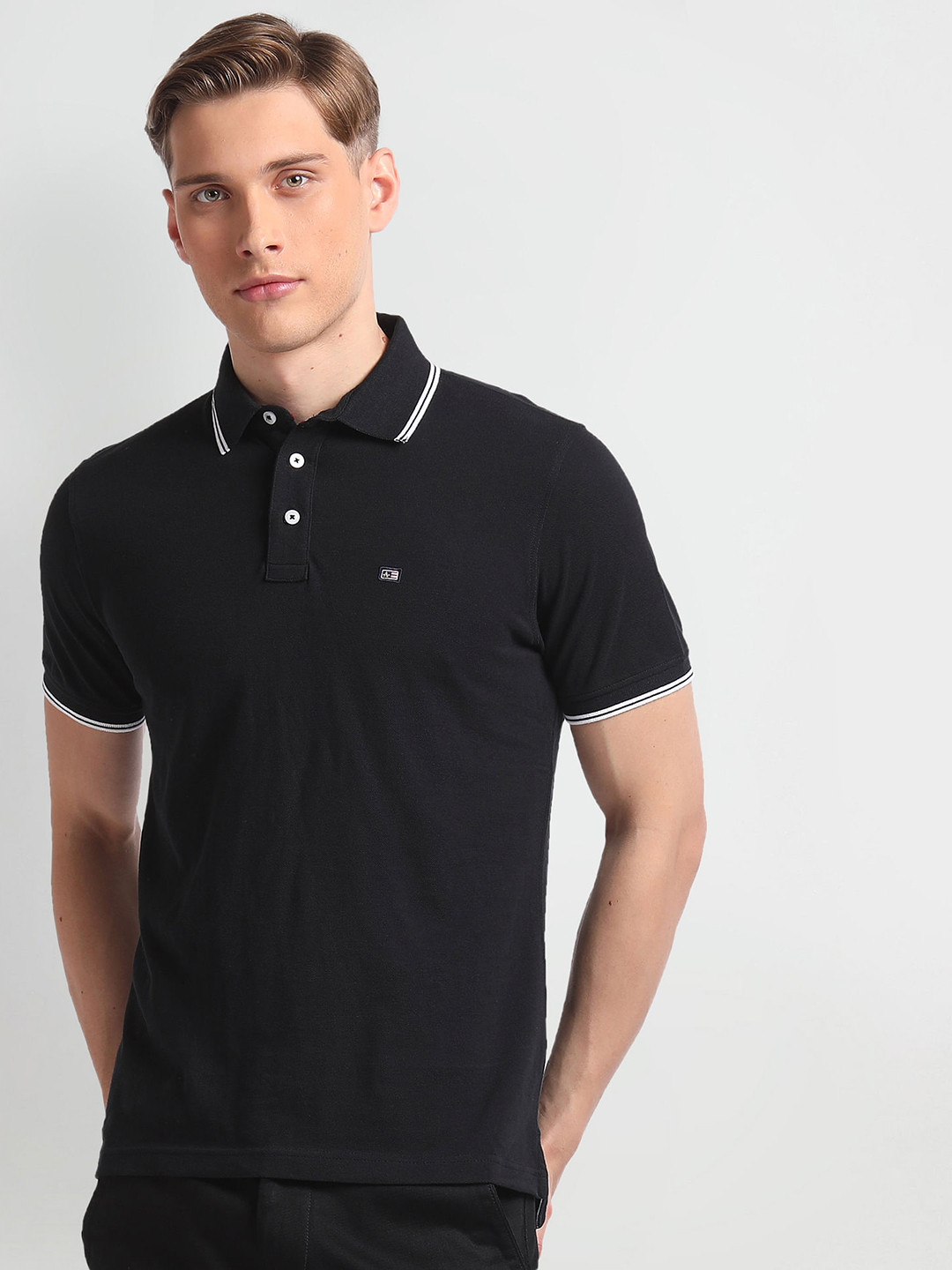 Arrow Men Solid Short Sleeves Polo Shirt