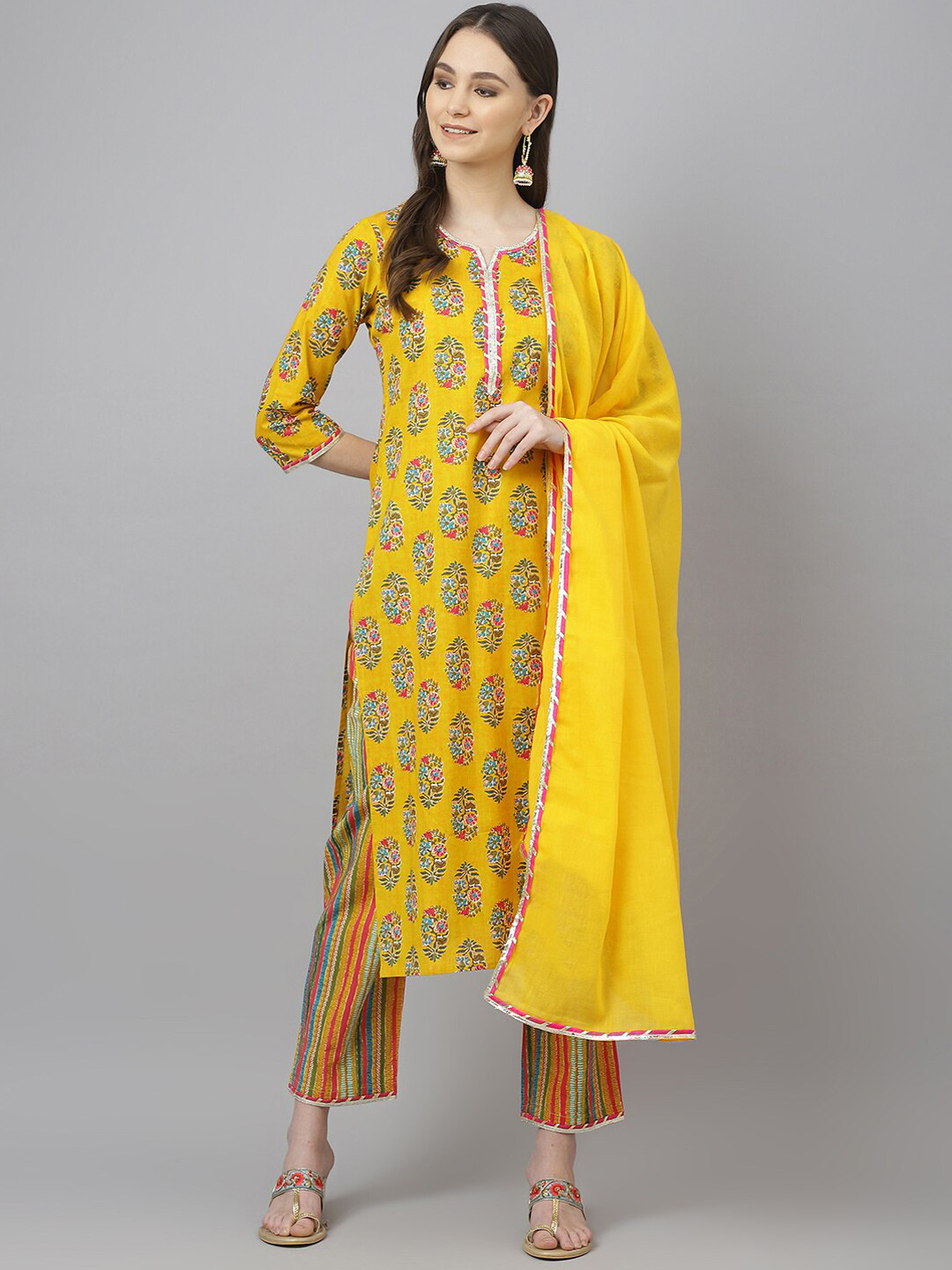 JAIPUR ATTIRE Floral Printed Gotta Patti Pure Cotton Kurta With Trousers & Dupatta