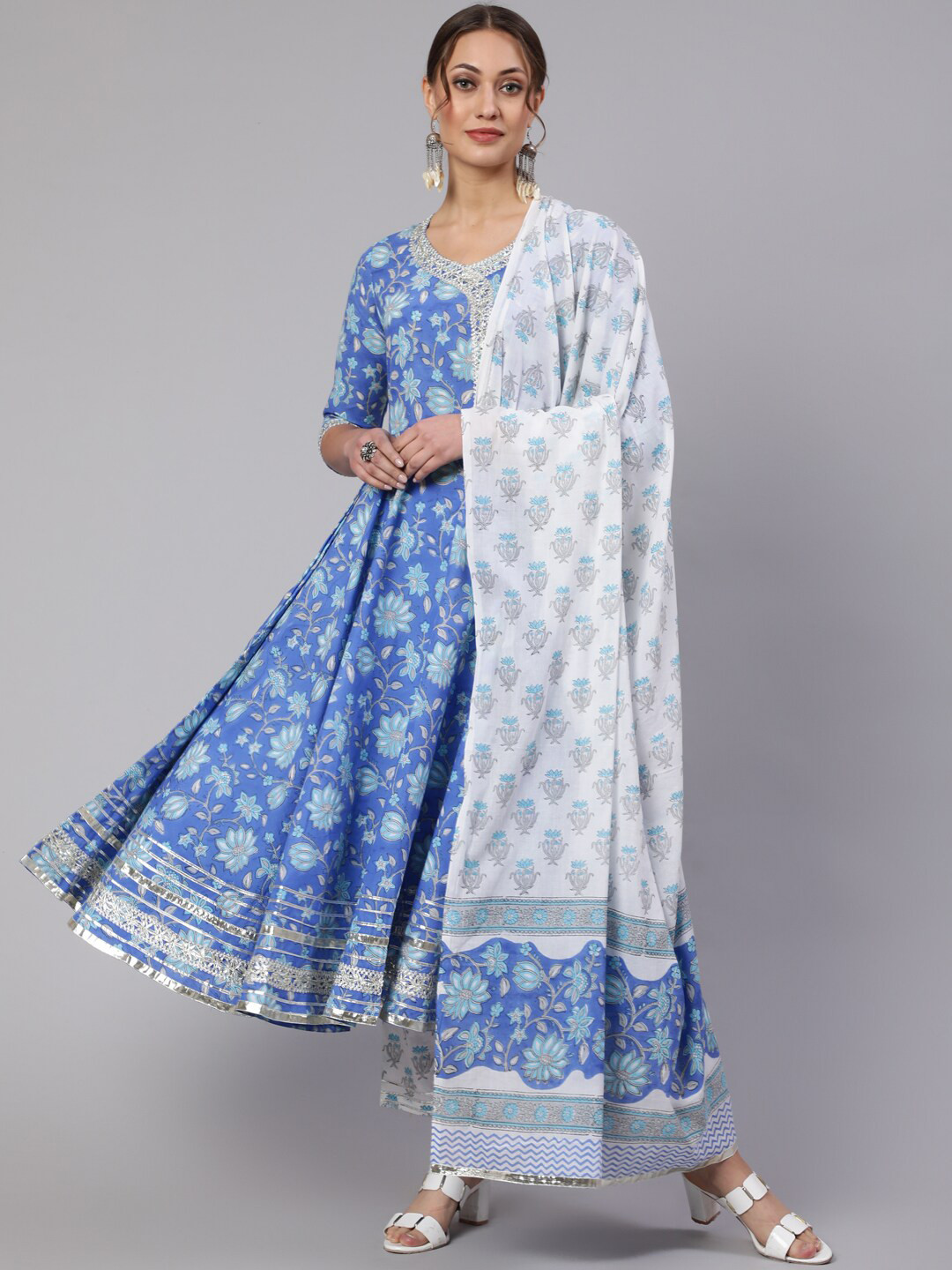GLAM ROOTS Floral Printed Gotta Patti Pure Cotton Anarkali Kurta With Trousers & Dupatta