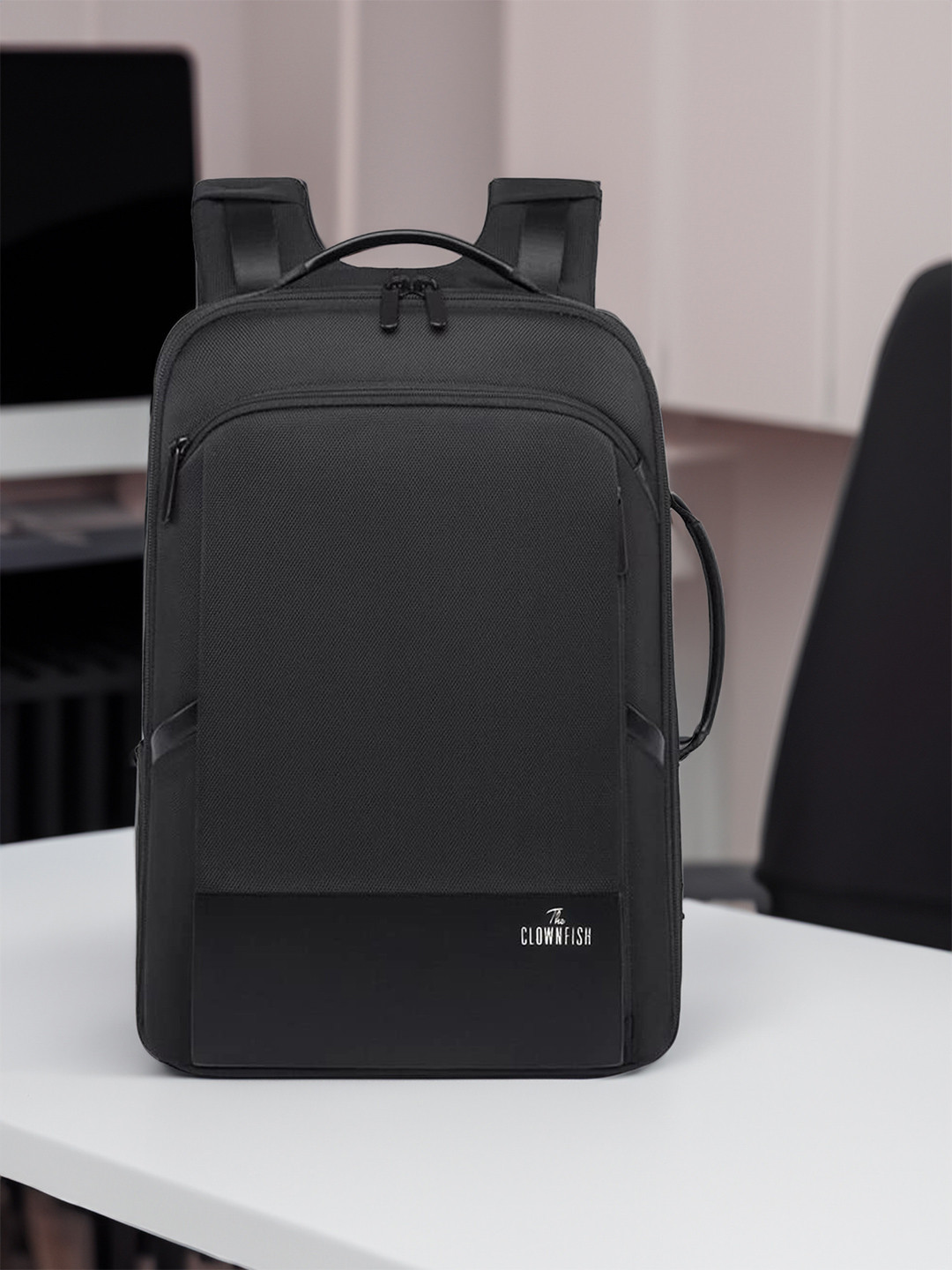THE CLOWNFISH Anti-Theft Backpack with USB Charging Port
