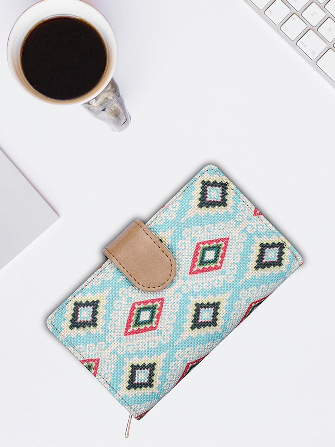 THE CLOWNFISH Fab Women Geometric Printed Zip Around Button Wallet