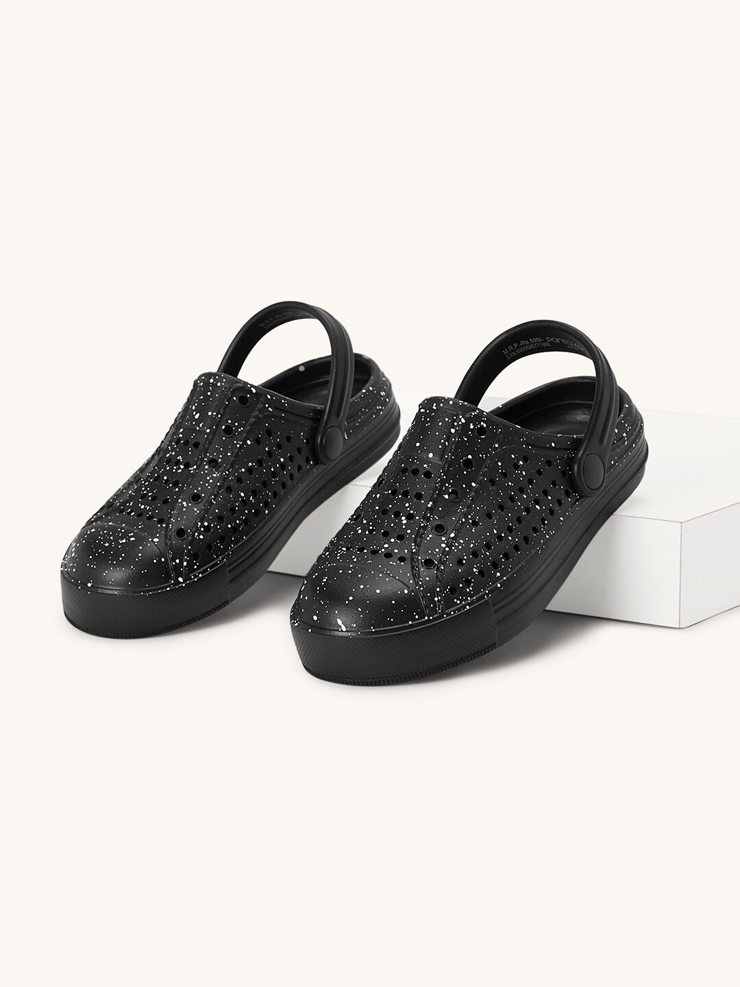 Pantaloons Junior Boys Printed Perforated Clogs