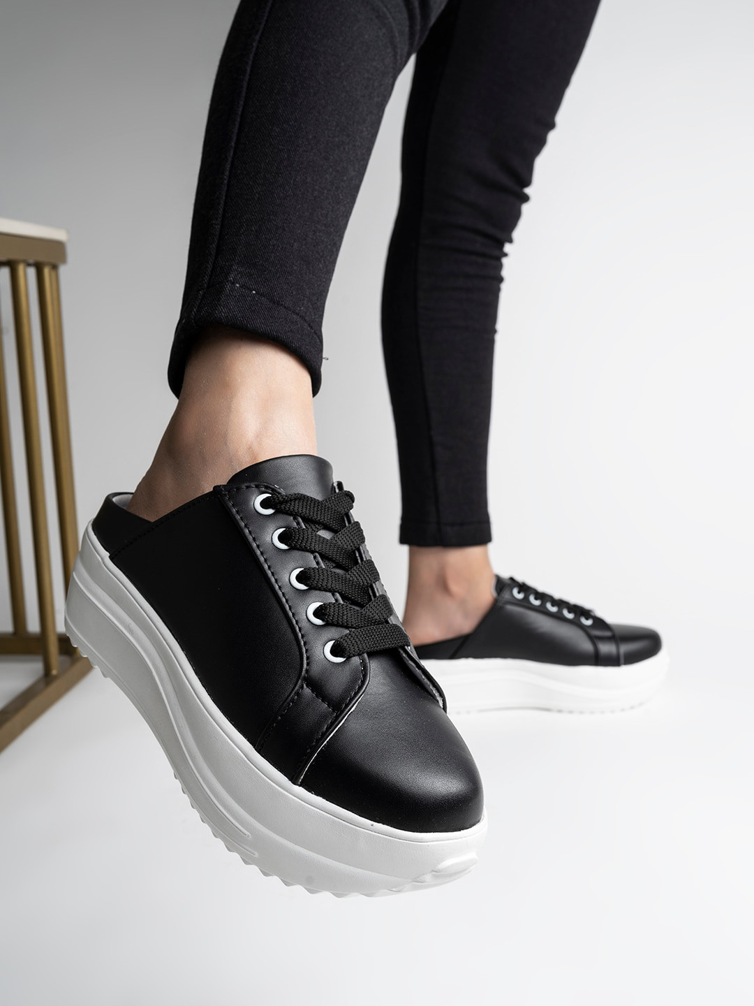 Shoetopia Black Lightweight Sneakers