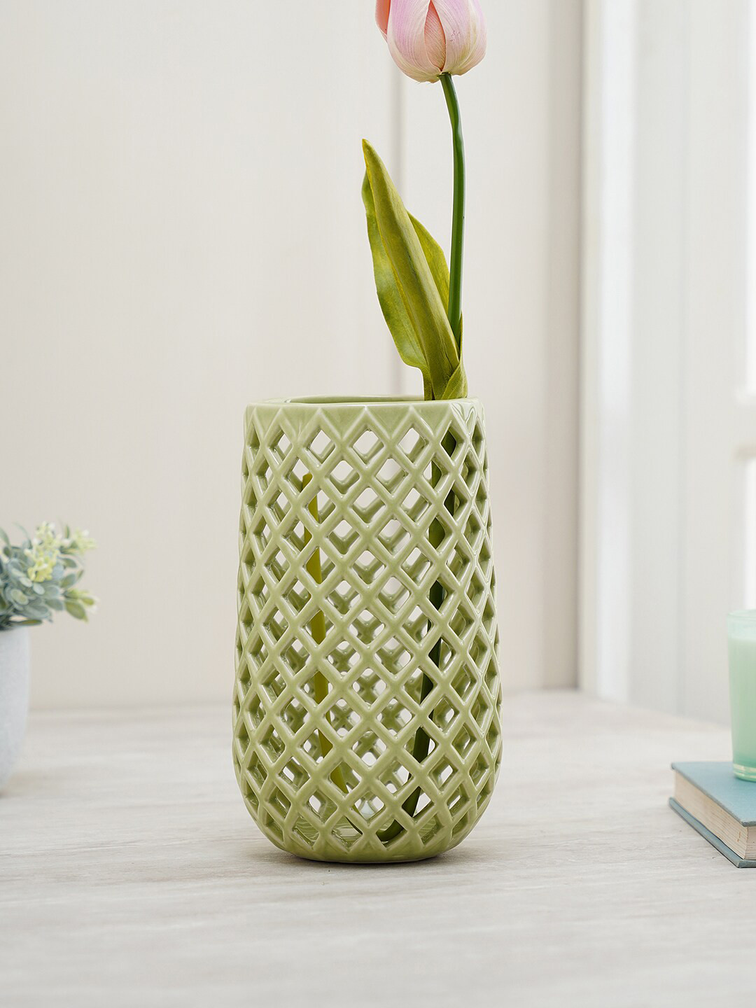 Pure Home and Living Green Interlaced Ceramic Vase