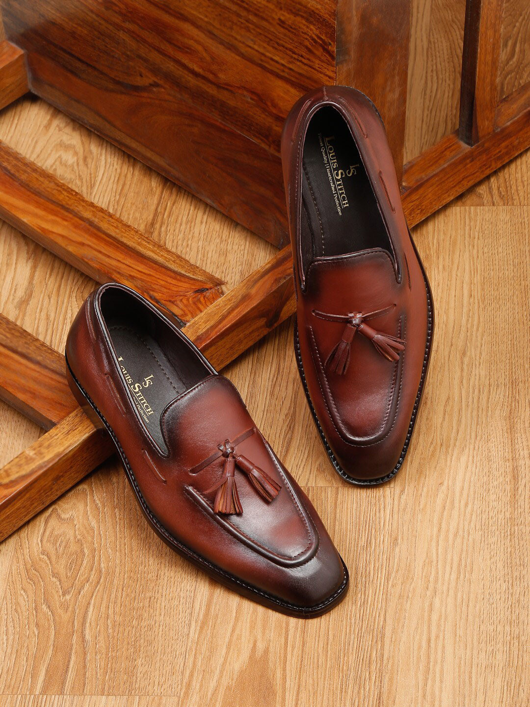 LOUIS STITCH Men Textured Leather Formal Mocassins With Tasselled Detail