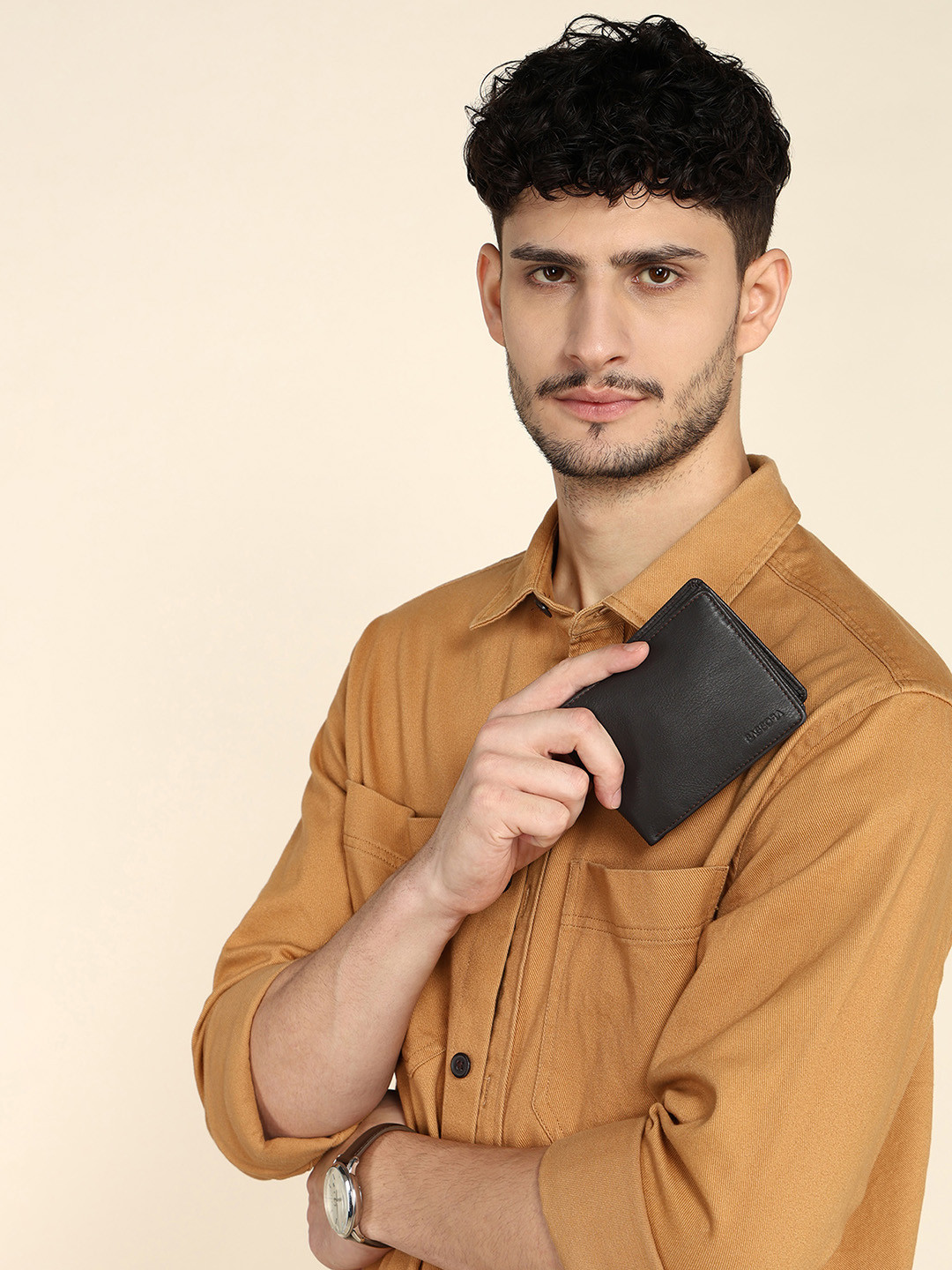 Sassora Men Leather Two Fold RFID Wallet
